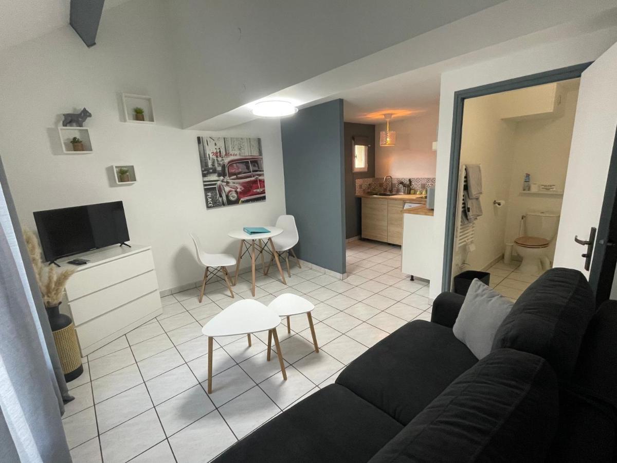 Le First Auversois Charmant Studio Avec Jardinet Apartamento Exterior foto